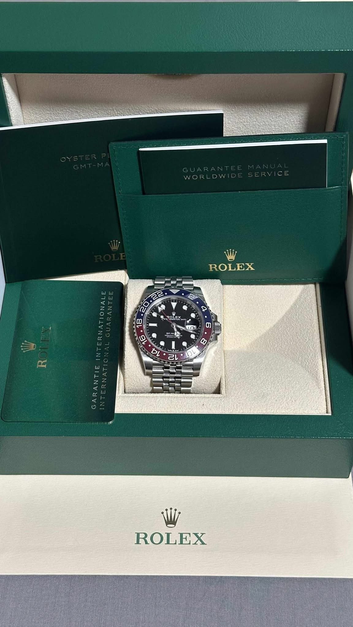 Rolex GMT Master II “Pepsi” 2025 - Jubilee Bracelet 40 mm - Black Dial - Image 2