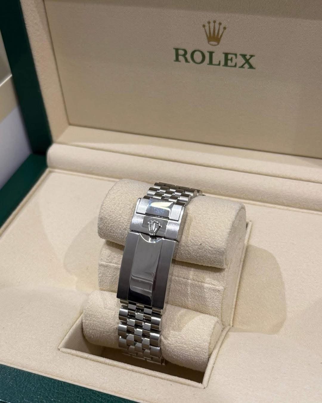 Rolex GMT Master II “Pepsi” 2025 - Jubilee Bracelet 40 mm - Black Dial - Image 6