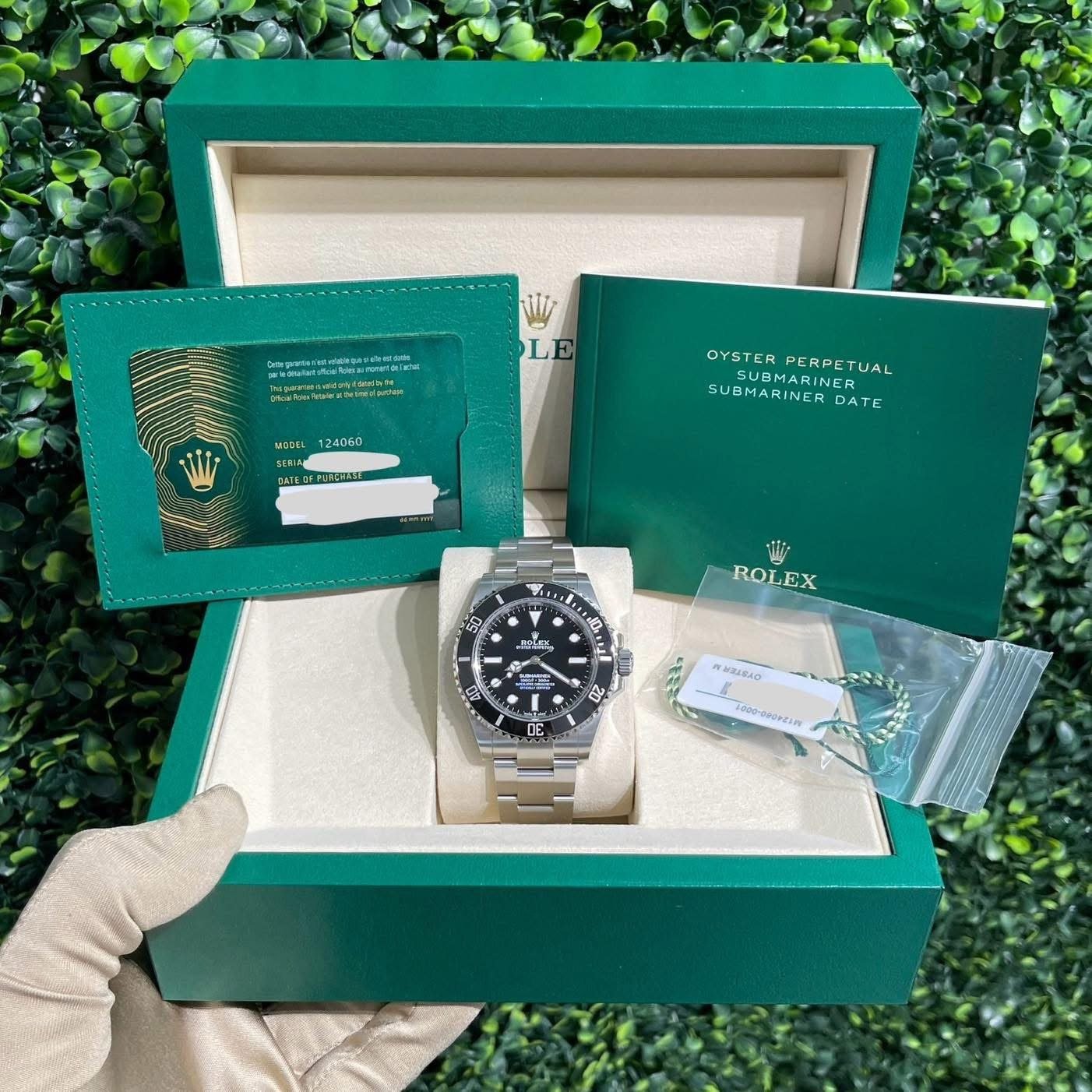 2025 Rolex Submariner No Date 124060 - Image 3
