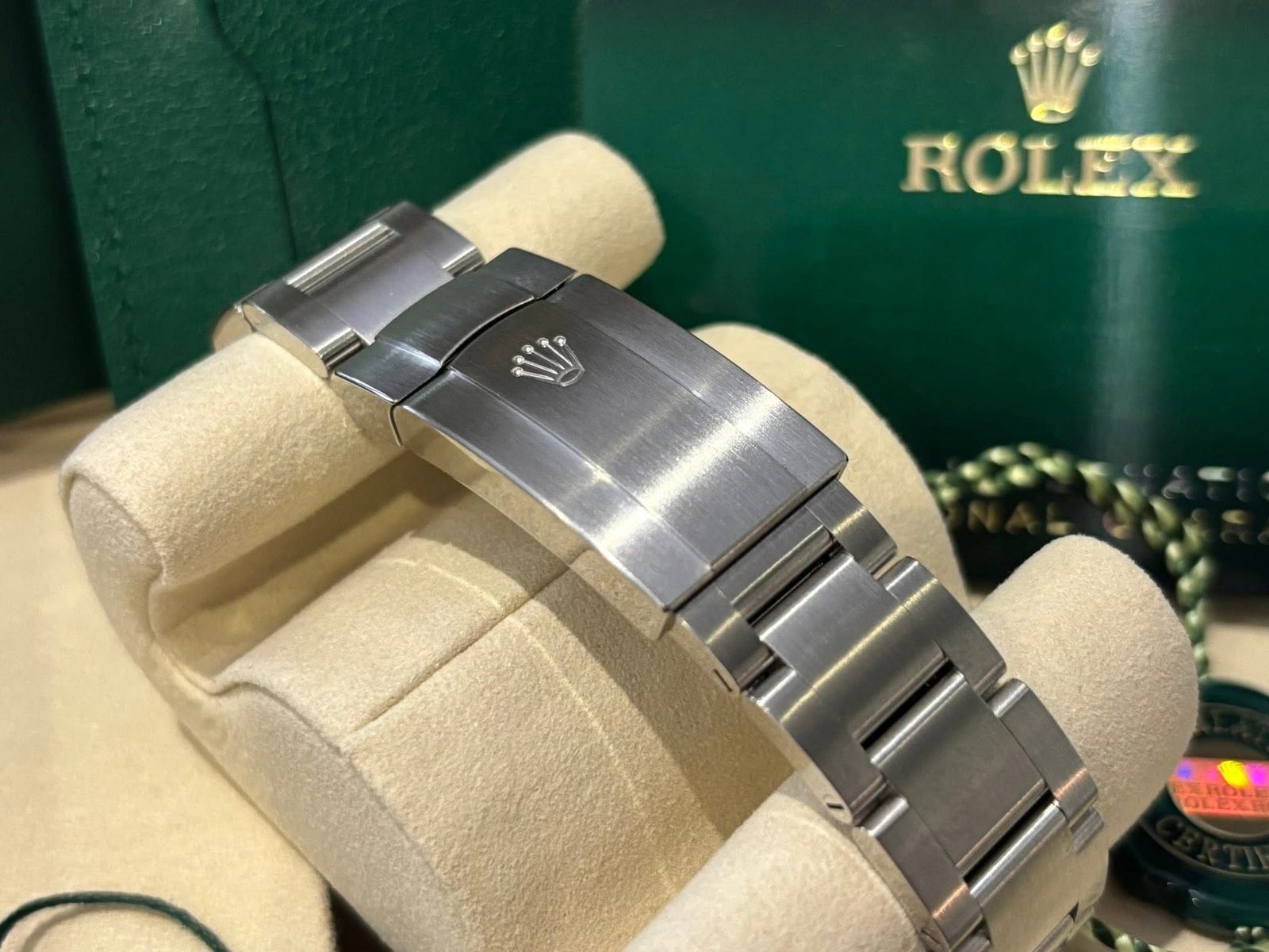 Rolex 2025 Daytona white gold bezel, Silver dial Oyster - Image 4