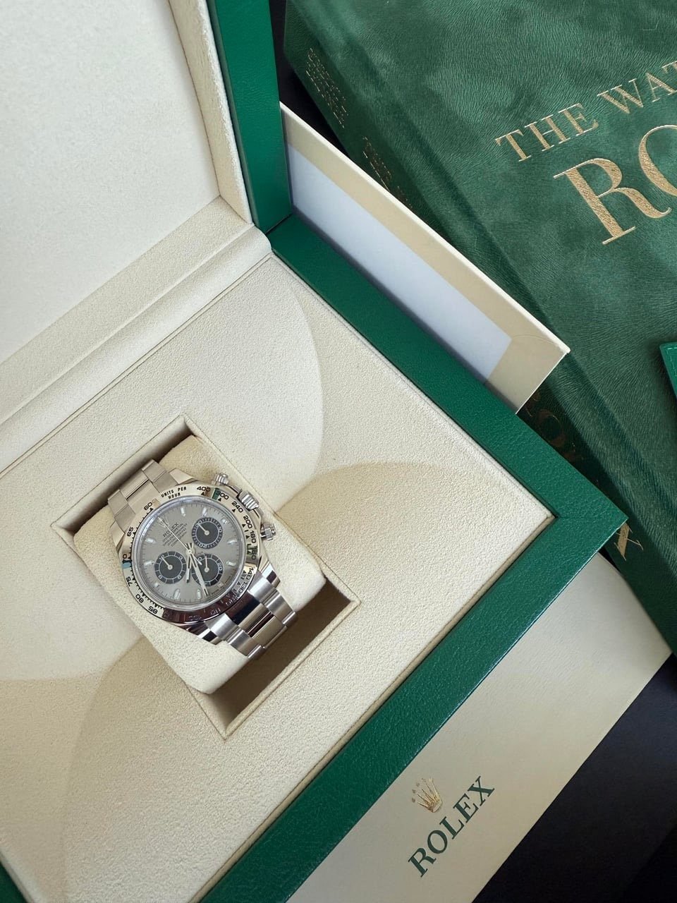 Rolex 2025 Daytona white gold bezel, Silver dial Oyster - Image 2