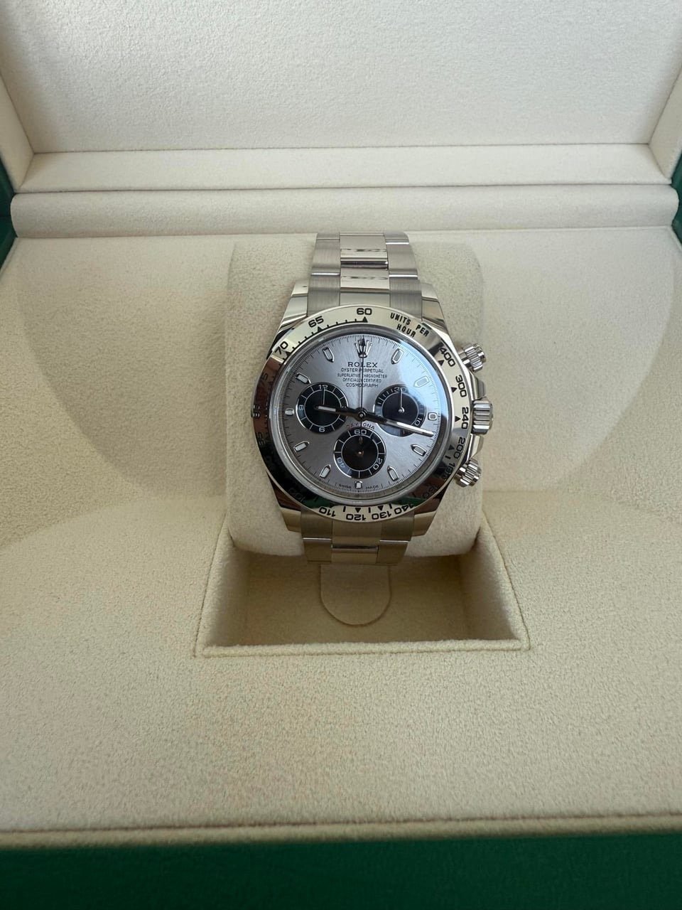 Rolex 2025 Daytona white gold bezel, Silver dial Oyster
