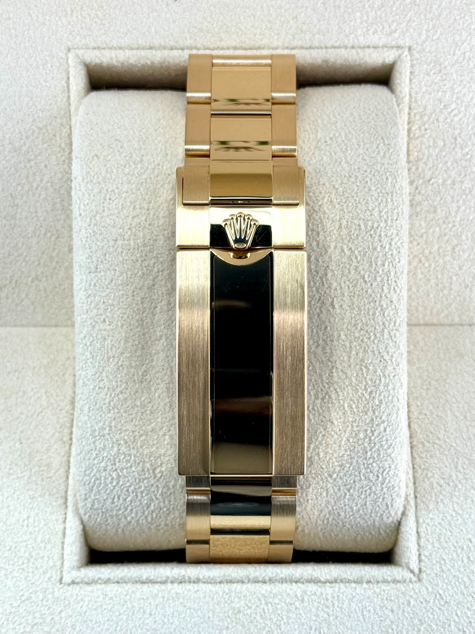 NEW 2025 Rolex Submariner "Bluesy" 41mm 126618LB Yellow Gold Blue Dial - Image 2