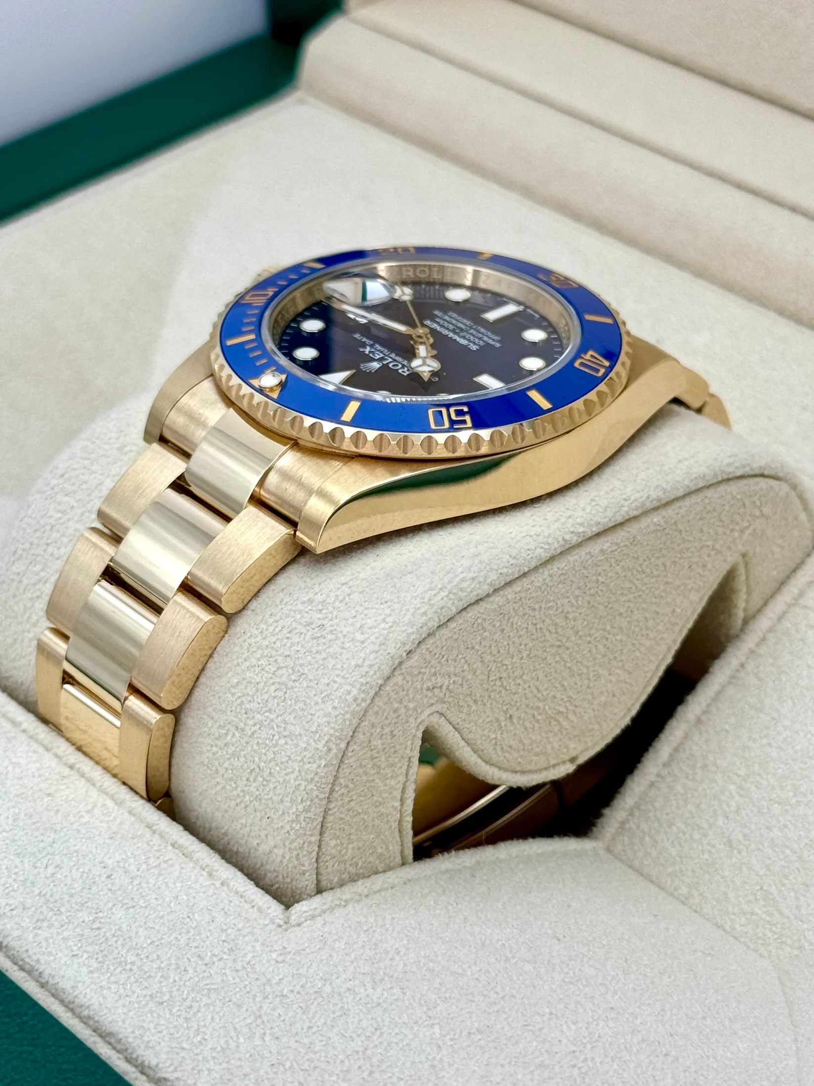NEW 2025 Rolex Submariner "Bluesy" 41mm 126618LB Yellow Gold Blue Dial - Image 7